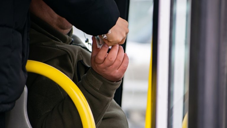 На пять рублей подорожает проезд в муниципальном и коммерческом общественном транспорте Иркутска